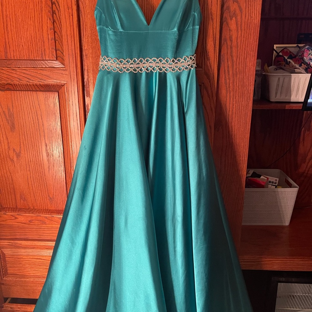 Prom Dress - Picture 2 of 4